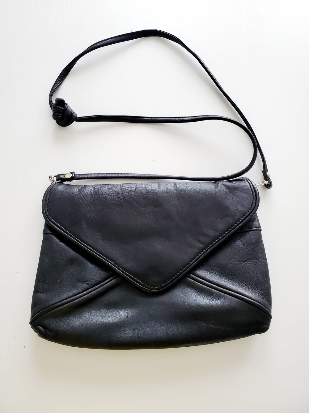 Classic Black Leather Crossbody Bag - Vintage